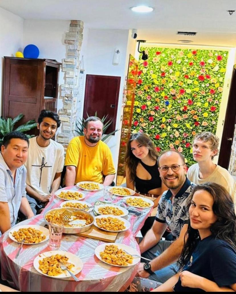 Dreams Beach Hostel Dubai Bagian luar foto