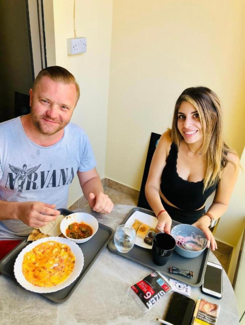 Dreams Beach Hostel Dubai Bagian luar foto
